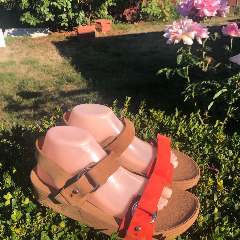 Fitflop Women’s Platform in Tan and Red Sport Sandals Size 10